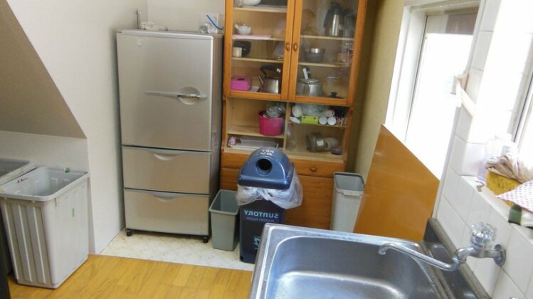 Guest One - Photo3