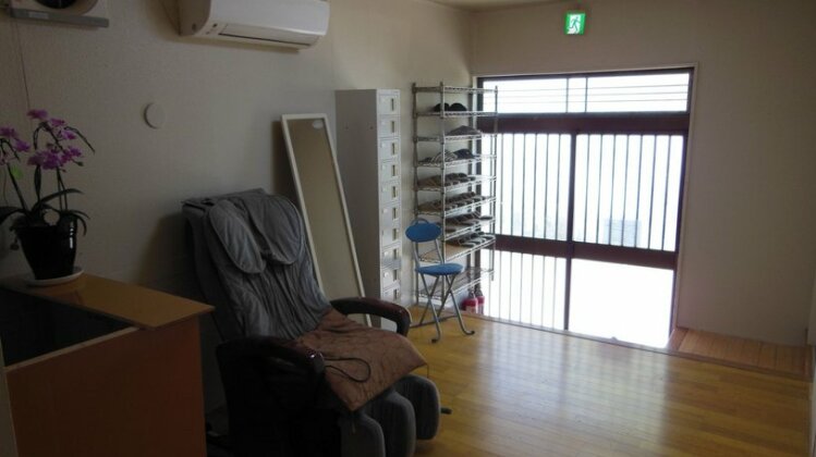 Guest One - Photo4