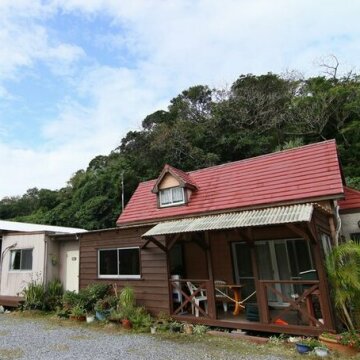 Okinawa Sabou and Guest House Yamagoya