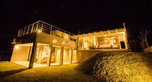 THE MOVES -Musee Villa-