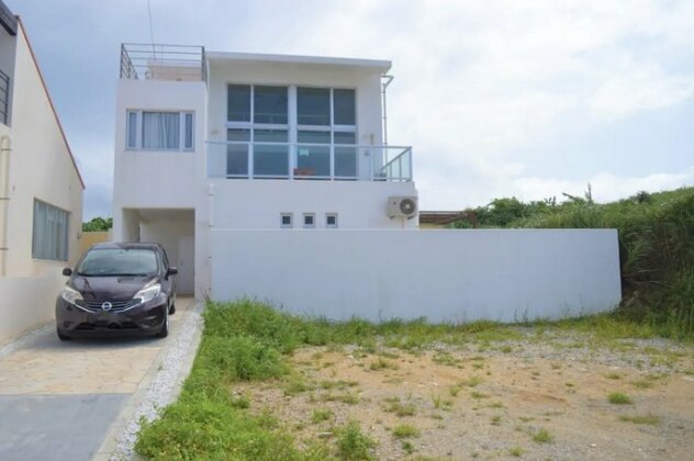  Photo 1