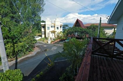 Holiday House Saguresu