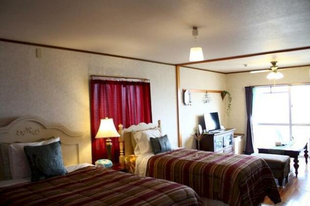 M & M Lodge - Photo4