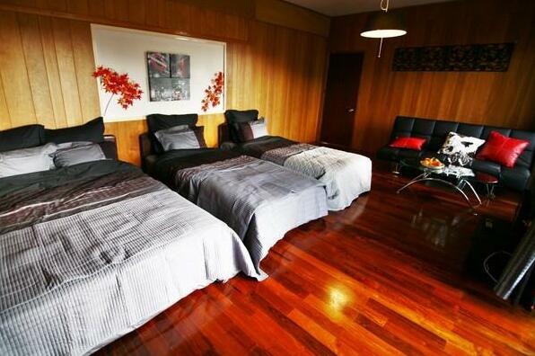  Photo 2