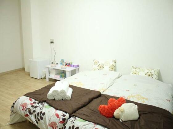 ABO 1 Bedroom Apartment in Namba 2