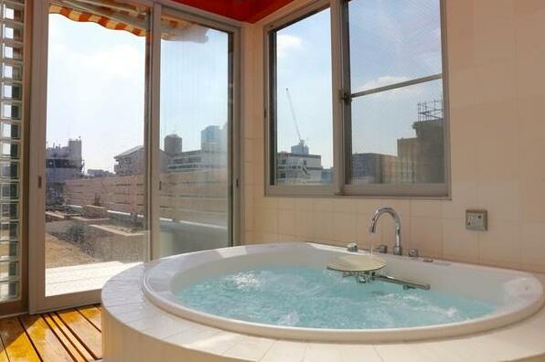 Entire House with Jacuzzi & Sky garden - Photo5