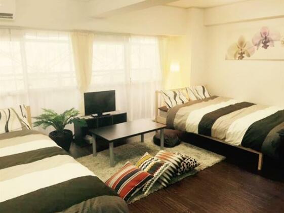 KR AP1 2 Bed Apartment in Nipponbashi - Photo2
