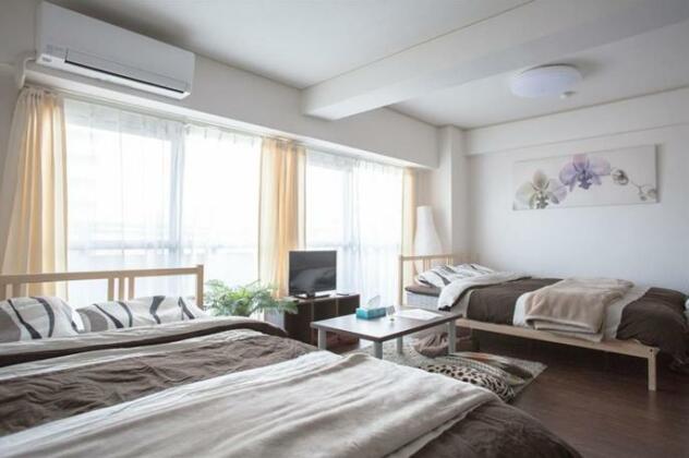 KR AP1 2 Bed Apartment in Nipponbashi - Photo3