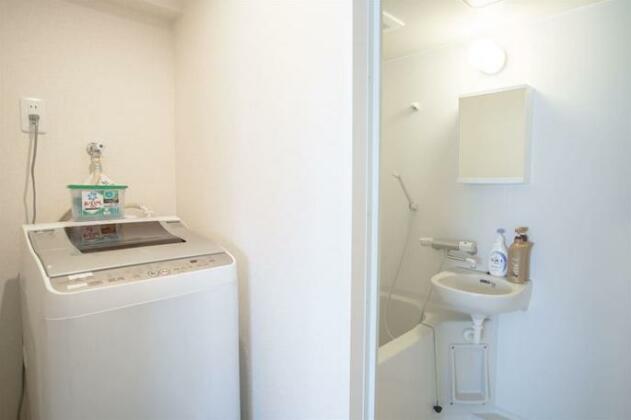 KR AP1 2 Bed Apartment in Nipponbashi - Photo5