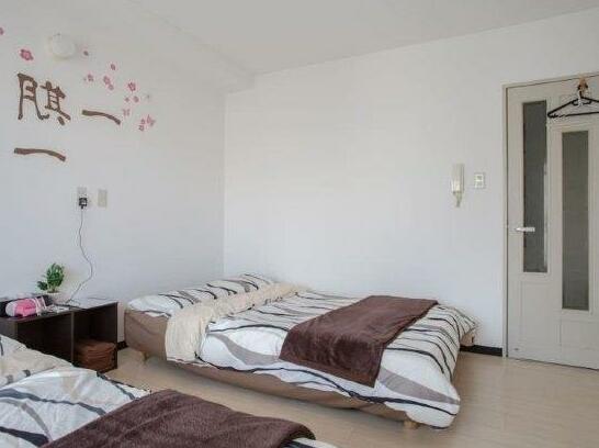 KR NW1 2 Bed Apartment in Namba - Photo3