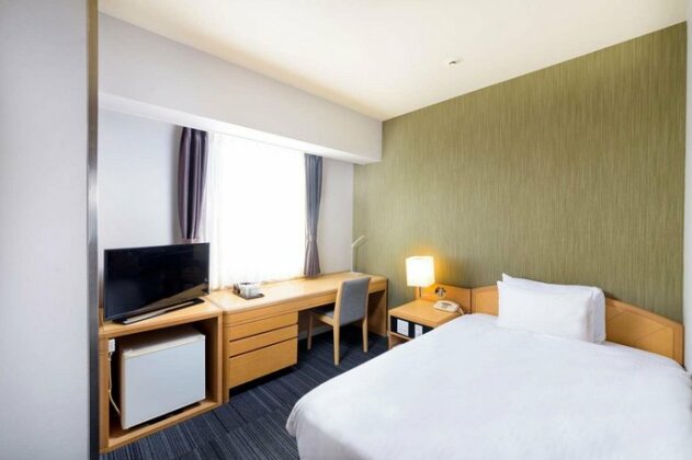SureStay Plus Hotel by Best Western Shin-Osaka - Photo5