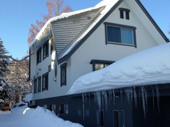 Hakuba Slopeside Chalet