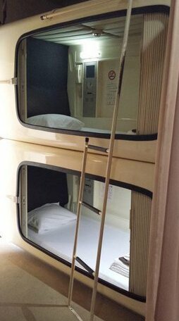 Capsule Hotel Honcho Male Only - Photo3