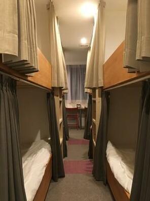 Great Access And 8 Individual Beds - Photo2
