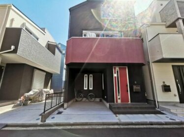 Red & Black House Yokohama Tennocho