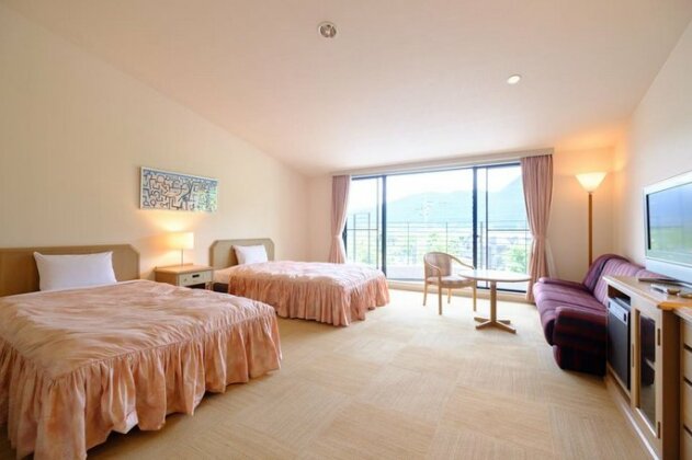 Yufuin Kinrinko Hotel - Photo2