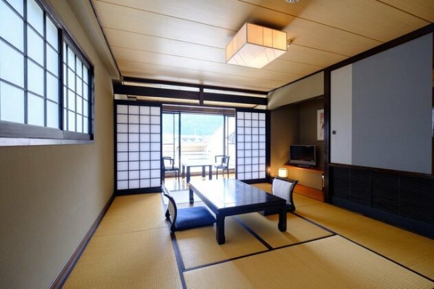 Yufuin Kinrinko Hotel - Photo3