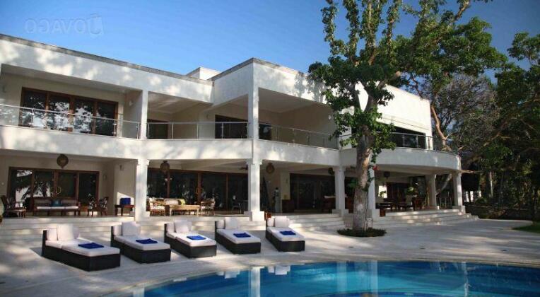 Almanara Luxury Villas Kwale