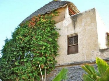 Madakani House