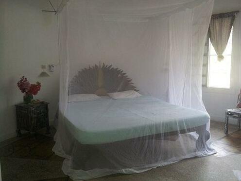 Roundhouse Villa Resort - Photo4