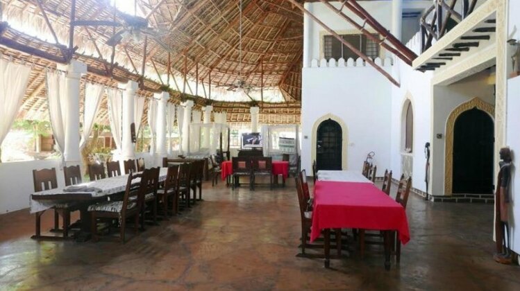 Spacious Vacation Home - Photo4