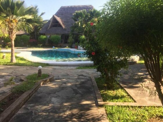 Villa Tsavo with swimming pool/close to the beach - Photo5