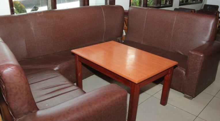 Meru Safari Hotel - Photo2