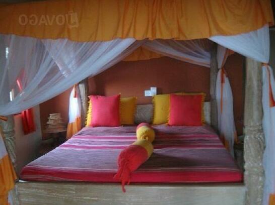 Maweni Sea Breeze Hotel - Photo2