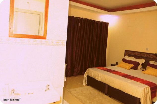 Capital Inn & Suites - Photo2