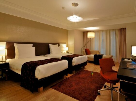 Capital Inn & Suites - Photo3