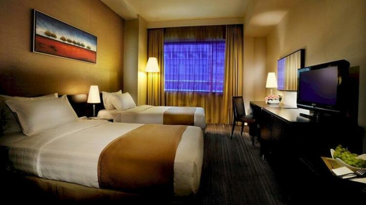 Capital Inn & Suites - Photo4