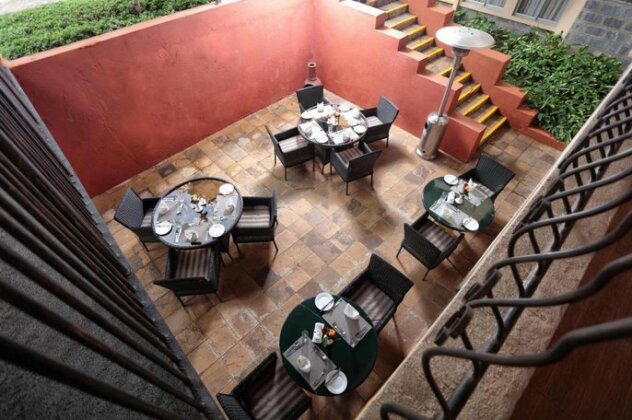 Longview Suites - Photo3