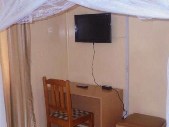 Royale Hotel Karen - Photo3