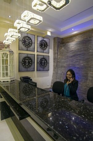 The Landmark Suites - Photo2
