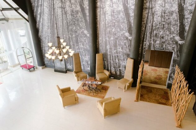 West Wood Hotel - Photo3