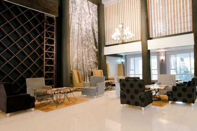 West Wood Hotel - Photo4