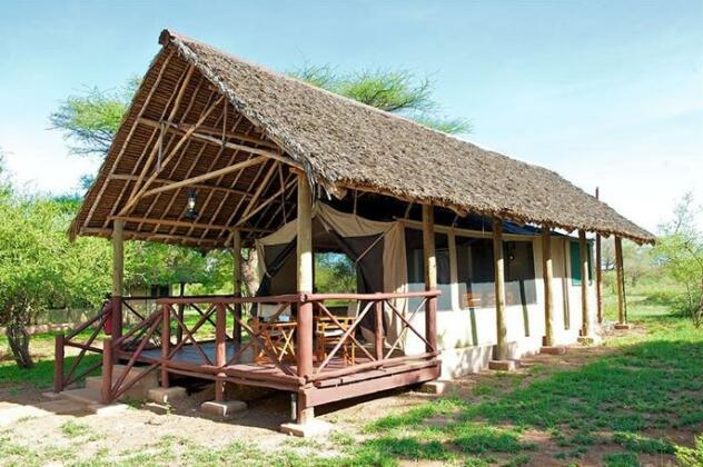 Voyager Ziwani Tented Camp - Photo2