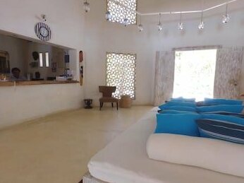 The Villa Luxury Suites Hotel - Photo4