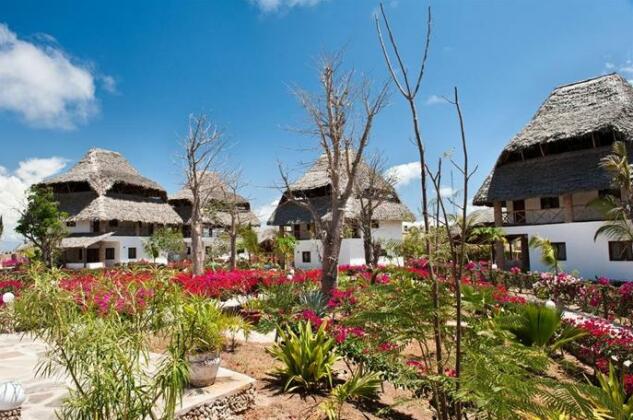 Jacaranda Beach Resort - Photo3