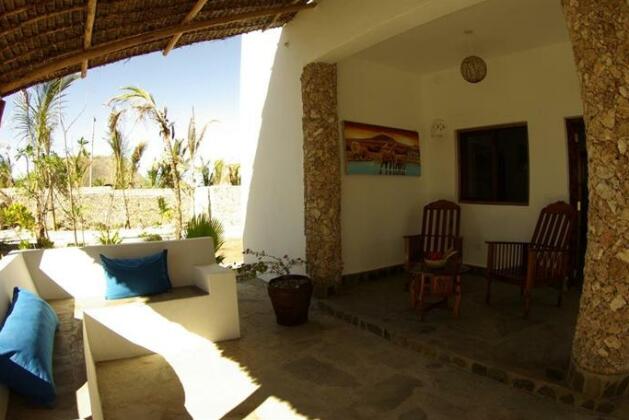 Jacaranda Beach Resort - Photo4