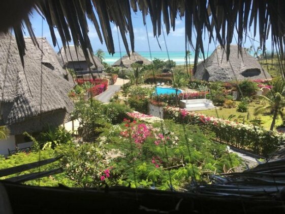 Pole Pole Beach House - Photo2