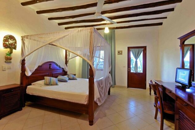 Twiga Beach Resort & Spa - Photo5