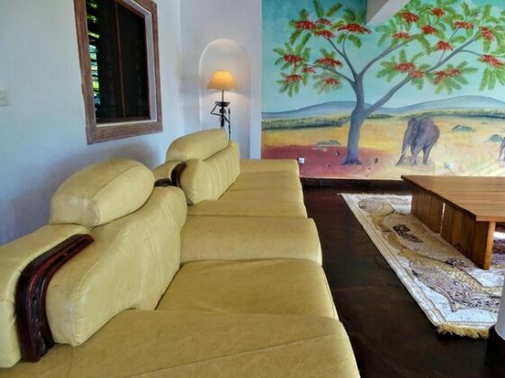 Watamu nestled between pristine beaches and lush tropical forest - Photo2