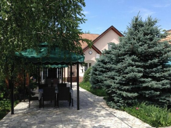 Astoria Garden - Photo2