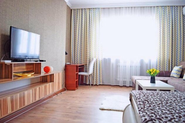 Bishkek Sunny Apartment in the center - Photo4