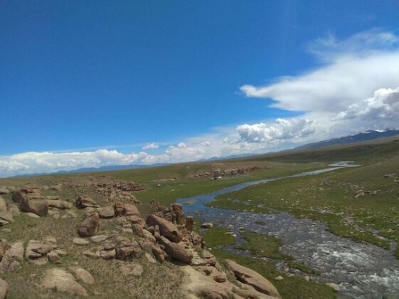 Kolkechuu_yourt_camp_MAKE - Photo4