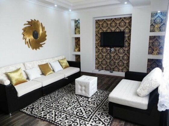 Maximus Apartament Bishkek - Photo2