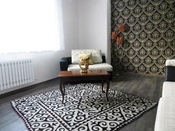 Maximus Apartament Bishkek - Photo4