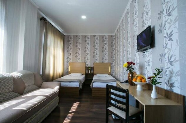 Shah Palace Hotel Bishkek - Photo3