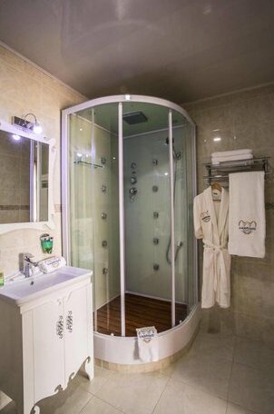 Shah Palace Hotel Bishkek - Photo5